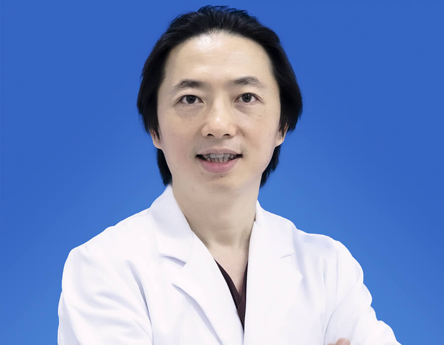 Dr. Richard Huy – Head of the Department of Rhinoplasty & Aesthetic Surgery, Kangnam Aesthetic Hospital