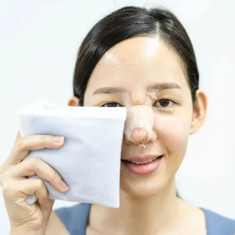 Applying a cold compress to the nose helps relieve pain