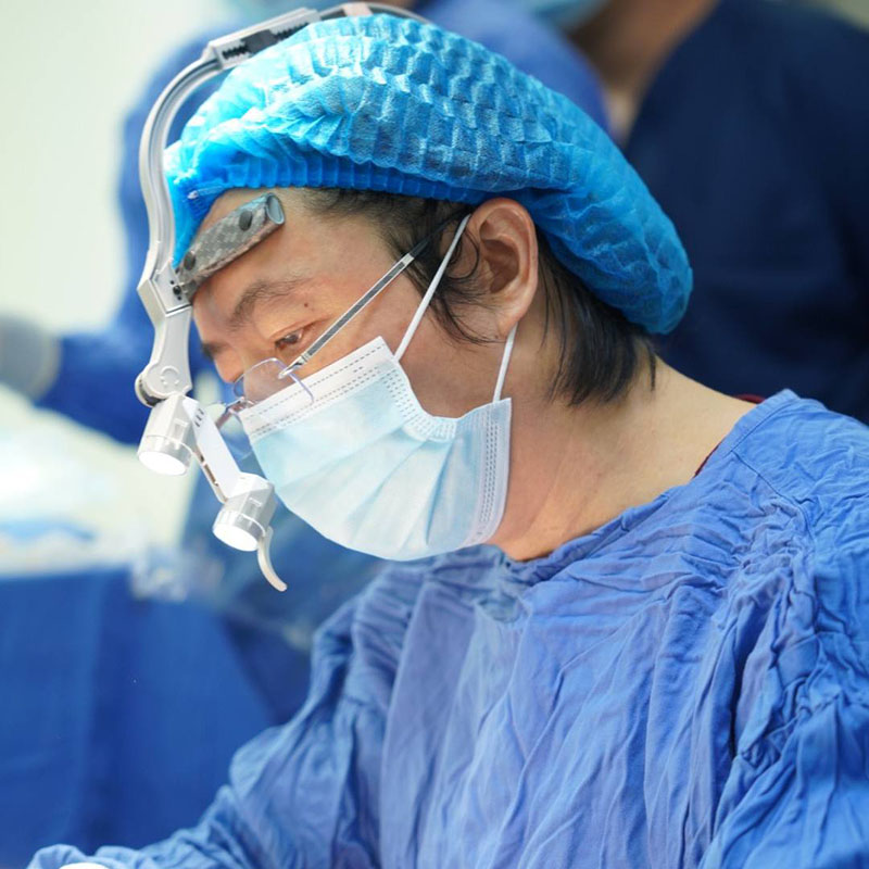 Leading the team is Dr. Richard Huy (PhD, MD), Medical Director of the Kangnam system