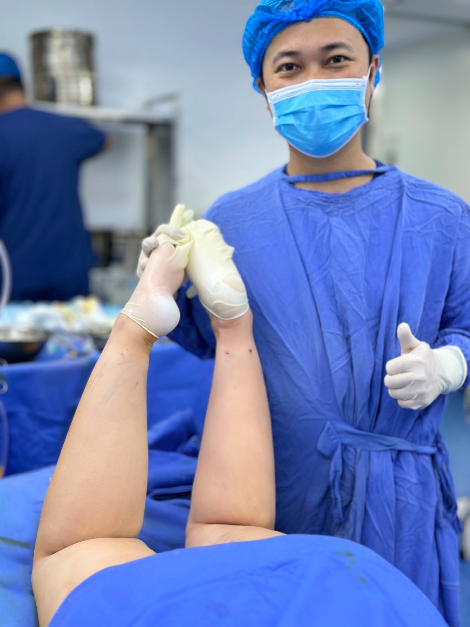 Excess fat is also effectively removed from the calves. 