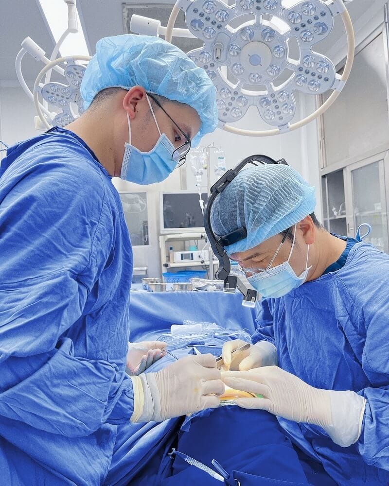 Đội ngũ bác sĩ vững chuyên môn là yếu tố Kangnam thu hút khách hàng