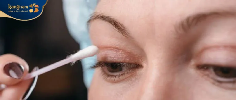 Using scar-prevention cream too early can slow down the wound healing process. 