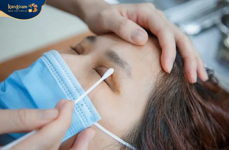 The effectiveness of the eyelid scar cream will become apparent after a few weeks. 