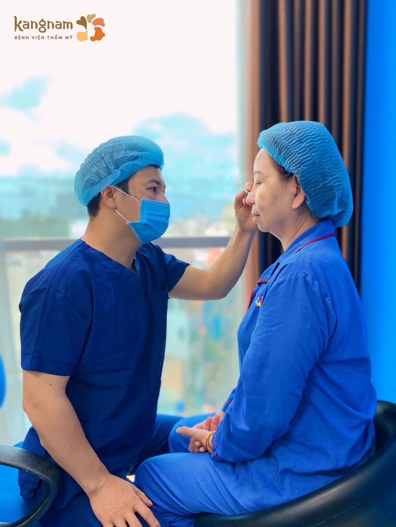 Lựa chọn cơ sở thẩm mỹ uy tín, có bác sĩ giỏi chuyên môn để đảm bảo an toàn