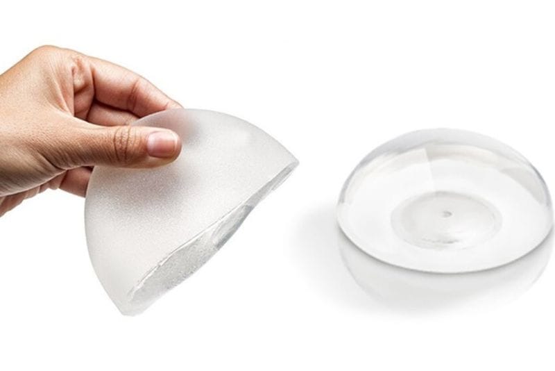 Túi cấu tạo từ gel Cohesive đặc biệt, có độ bám dính cao