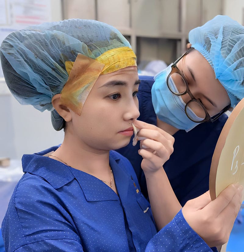 Dịch mũi chỉ ra nhiều khoảng 2 ngày đầu