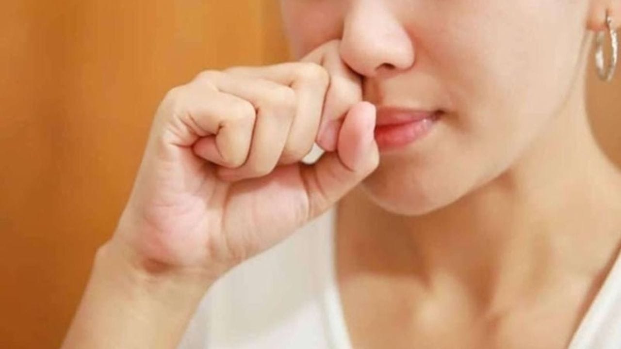 Nâng mũi sau 1 tháng bị nhức có cần lưu ý gì không?