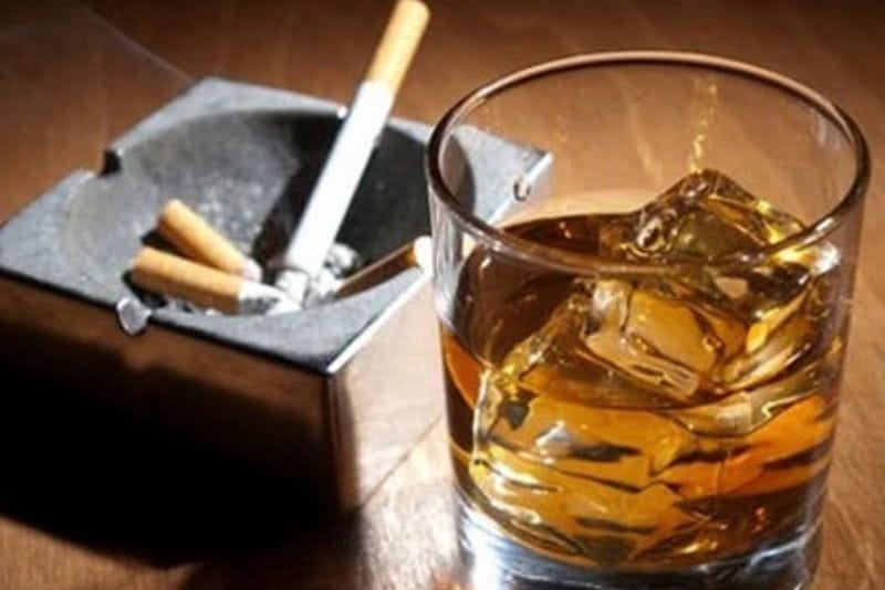 Thuốc lá, cà phê, rượu bia
