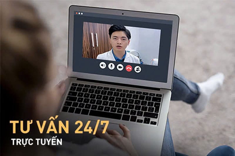 Bác sĩ tư vấn 1:1 với khách hàng thông qua các phương tiện trực tuyến