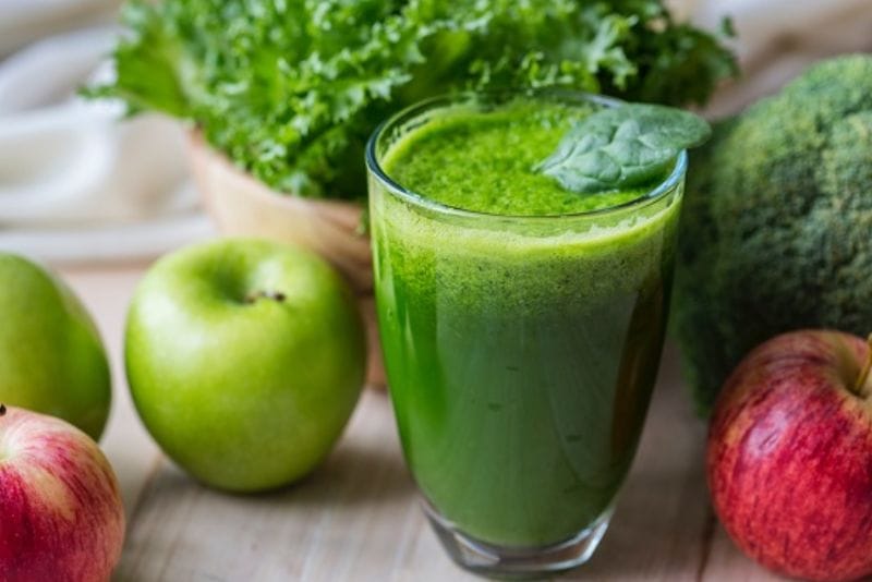 Sinh tố rau củ rất tốt cho người mới nâng mũi