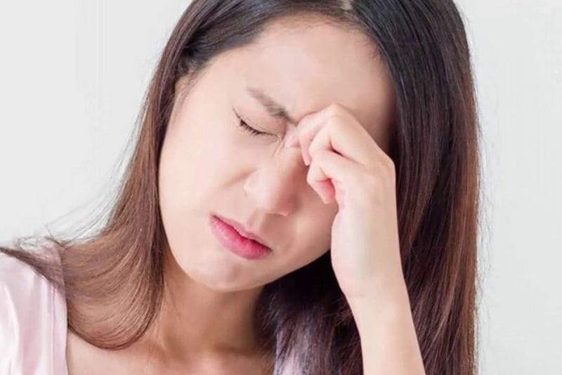 Va chạm mạnh sau nâng mũi là nguyên nhân gây tụt sụn