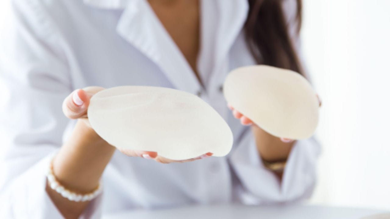 Đặt túi ngực có được vĩnh viễn không hay cần phải thay sau một thời gian?