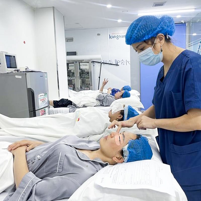 Tại Kangnam khách hàng được chăm sóc chu đáo 