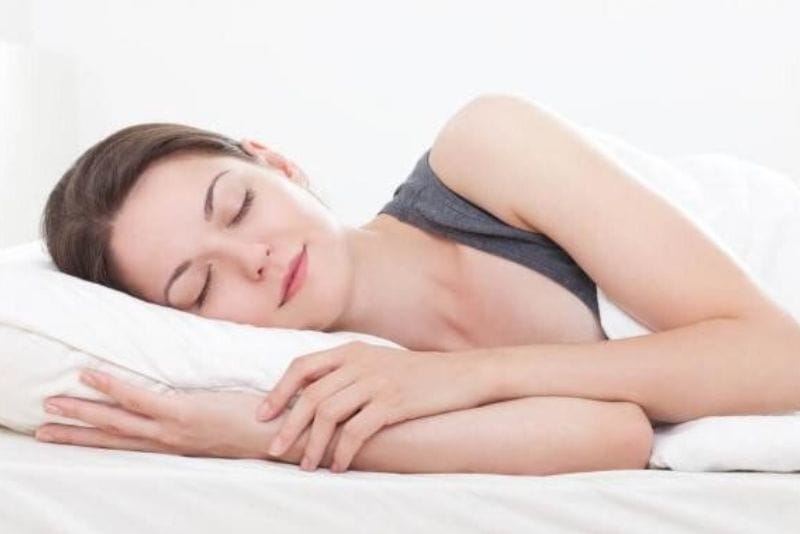 Nâng ngực xong cần chờ thời gian ngực ổn định mới nằm nghiêng