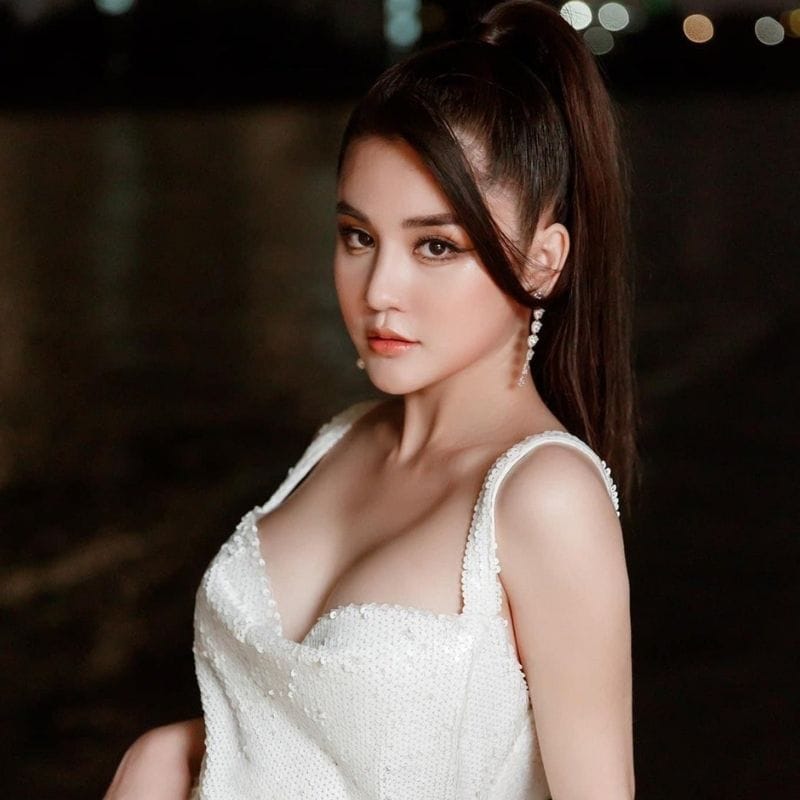 Khách hàng nâng ngực sau nhiều năm vẫn sở hữu bầu ngực tự nhiên