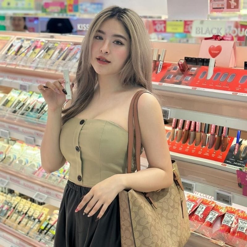 Vòng 1 tự nhiên và cân đối