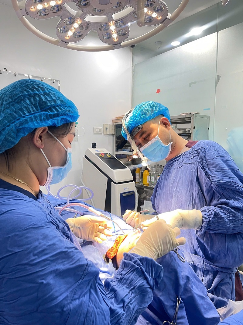 Kangnam Plastic Surgery Hospital has a team of skilled doctors and applies advanced rhinoplasty techniques.