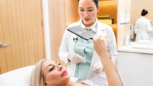 After 7 Days Amanda Achieved Fuller Plumper and More Alluring Lips with Filler Injection