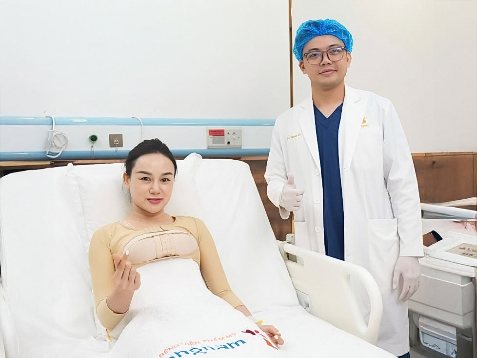 Post-operative care at Kangnam adheres to 5-star standards, helping clients recover rapidly
