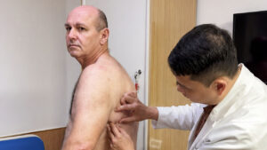 Traveling Thousands of Miles to Regain His Physique: Alex’s Journey to Address Stubborn Fat and Loose Skin at Kangnam