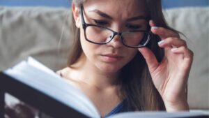 Can Nearsighted People Get Eyelid Surgery?