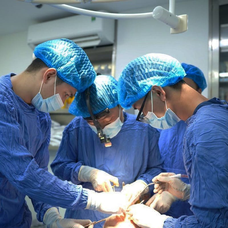 Highly skilled surgeons command higher fees