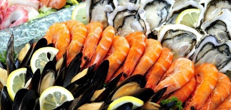 Eating seafood too early causes itching in the wound