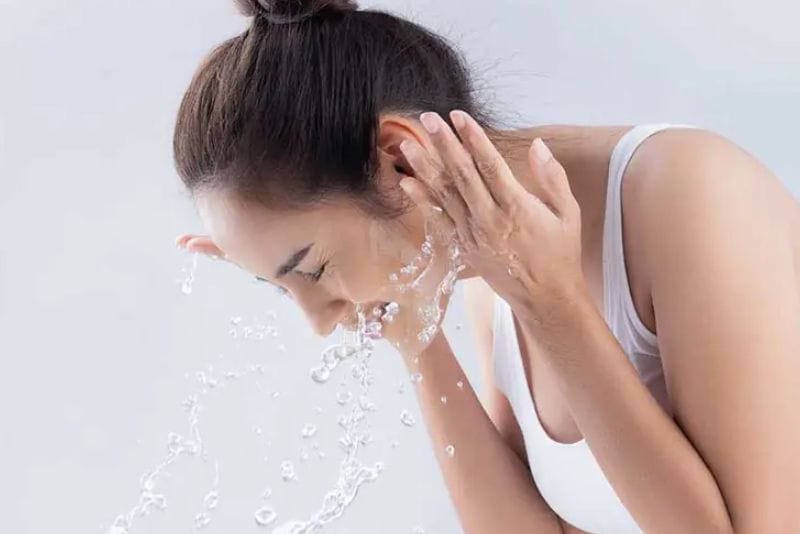 After revision rhinoplasty, you should not wash your face immediately using your usual method.