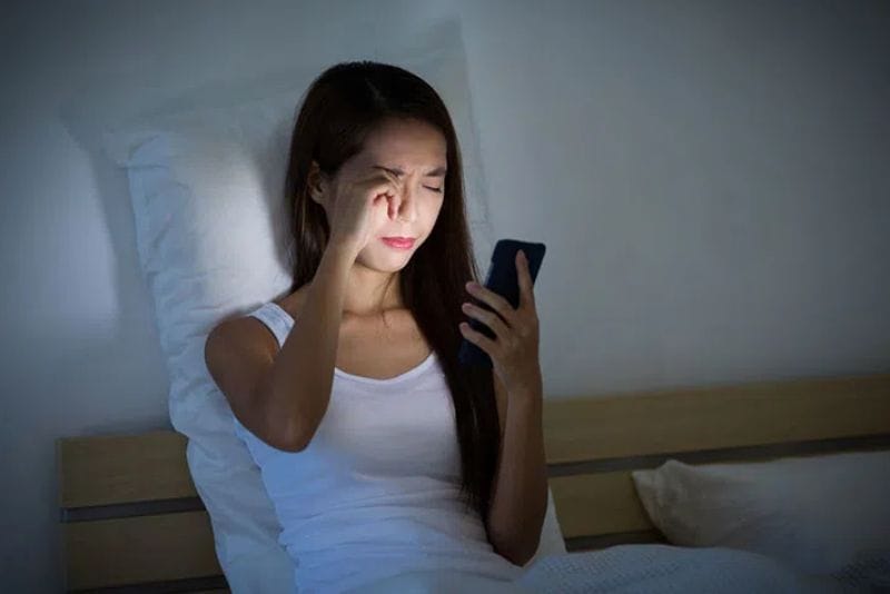 Staying up late can affect recovery speed after breast augmentation