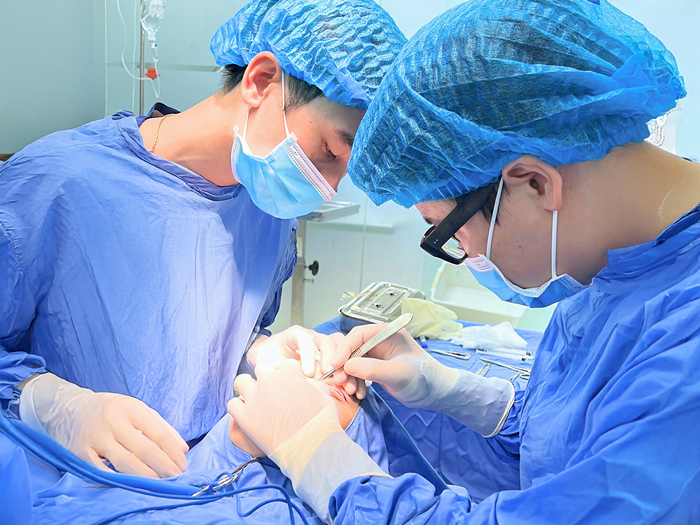 An experienced doctor can assess excess eyelid skin and recommend a suitable treatment plan.