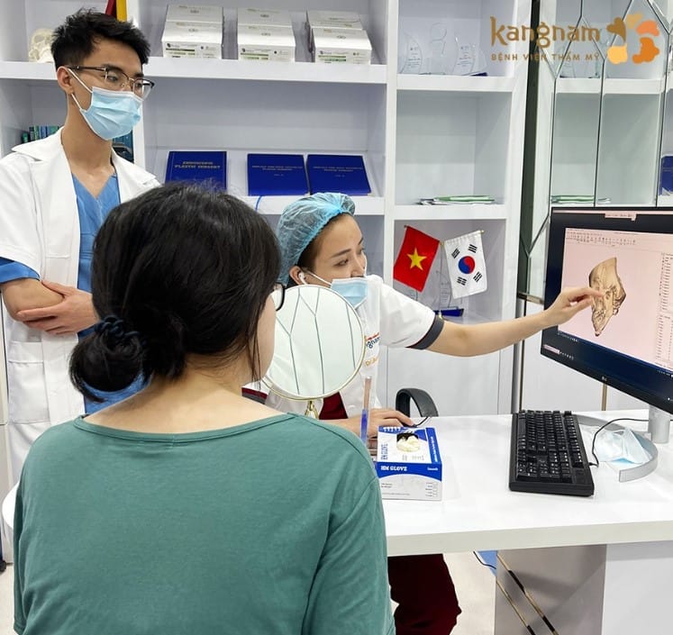 Doctor providing direct consultation to the client
