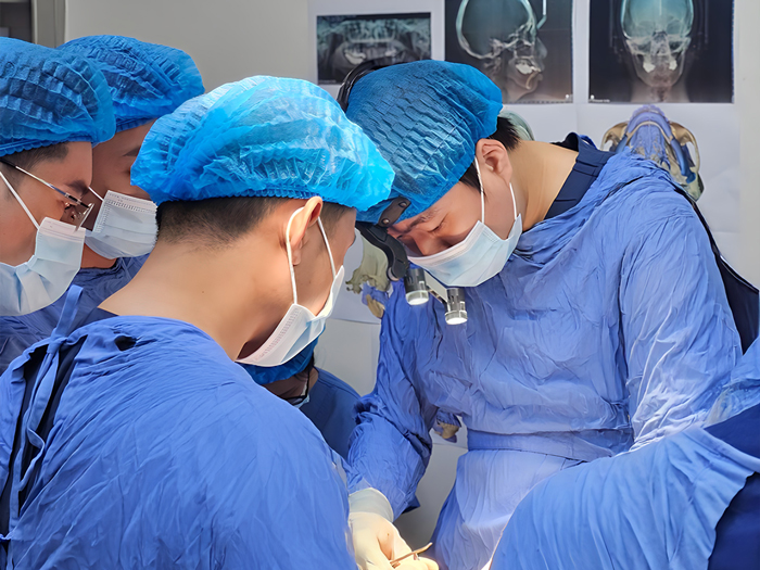 A Kangnam doctor personally performs the temple augmentation procedure. 