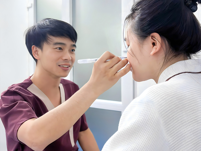 Kangnam has a team of doctors experienced in aesthetic surgery.