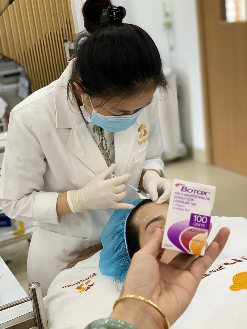 The treatment follows a medically standardised procedure using traceable products.