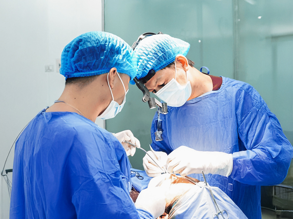 The surgeon performs the planned steps, which may include bridge augmentation, columellar support, nasal-tip reshaping, or structural reconstruction